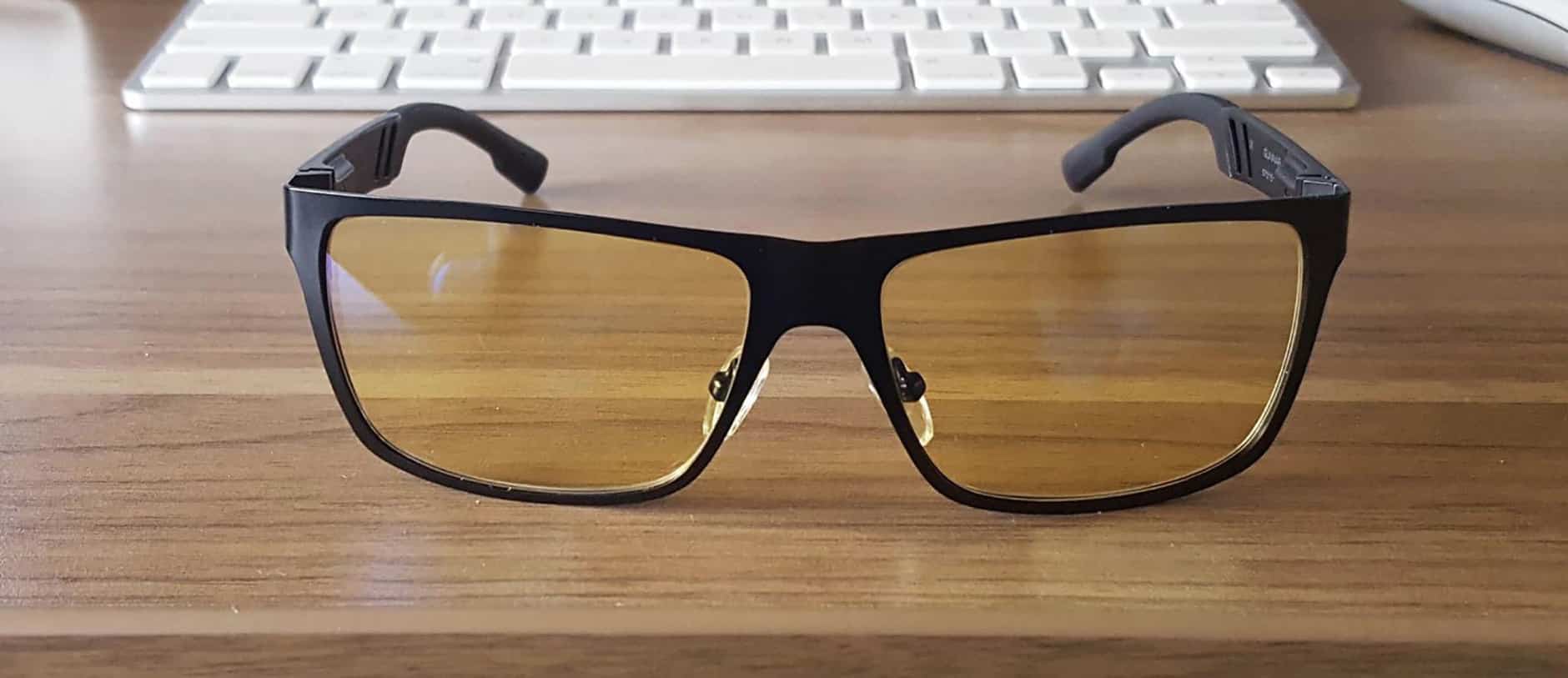 Sử dụng kính chống ánh sáng xanh để bảo vệ mắt